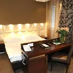 Otel City-ost