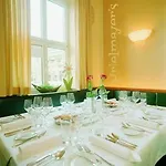Otel City-ost